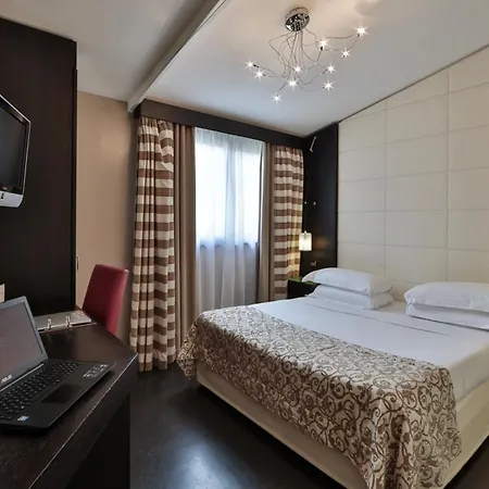 Western Cinemusic Hotel 4*