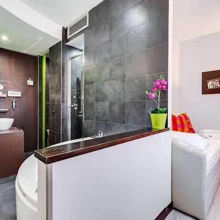 Western Cinemusic Hotel