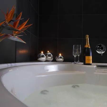 Western Cinemusic Hotel 4*