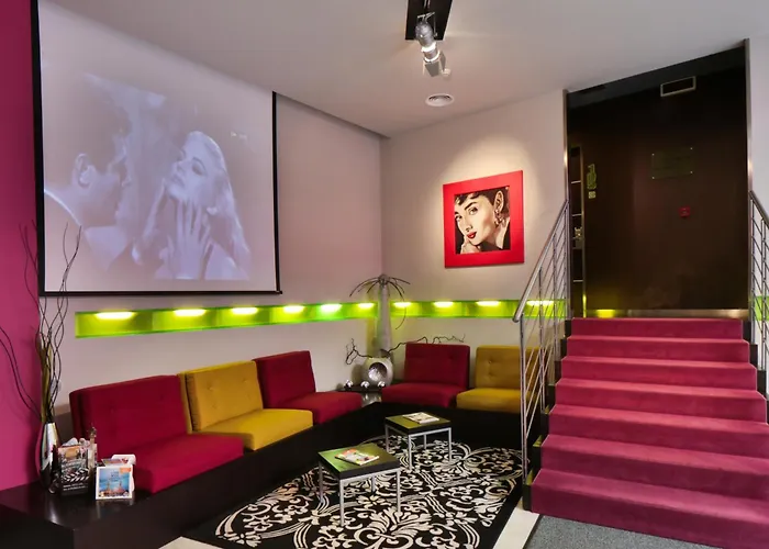 فندق Western Cinemusic